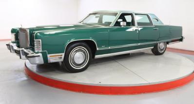 1977Lincoln Town Car